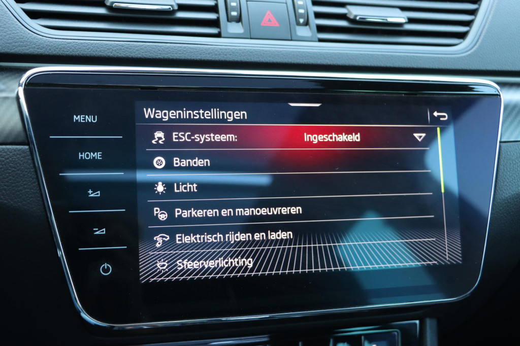 Skoda Superb combi 1.4 tsi iv sportline business 218pk dsg6 skoda superb co