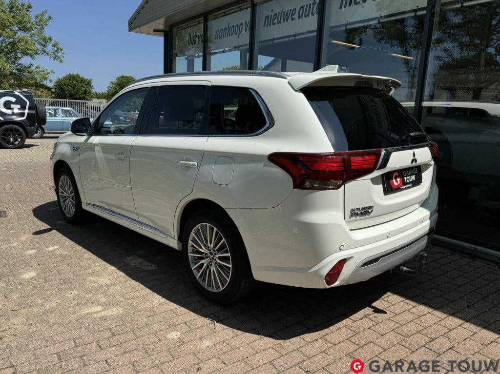 Mitsubishi Outlander 2.4 phev pure+ afn.trekhaak + winterset