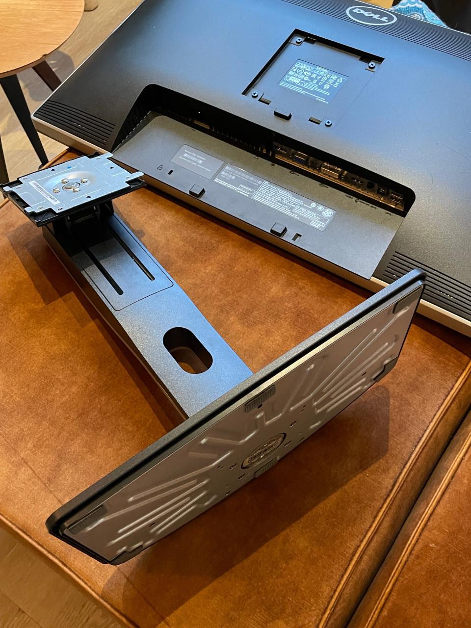 Dell U2713HMt 27 inch QHD IPS Monitor