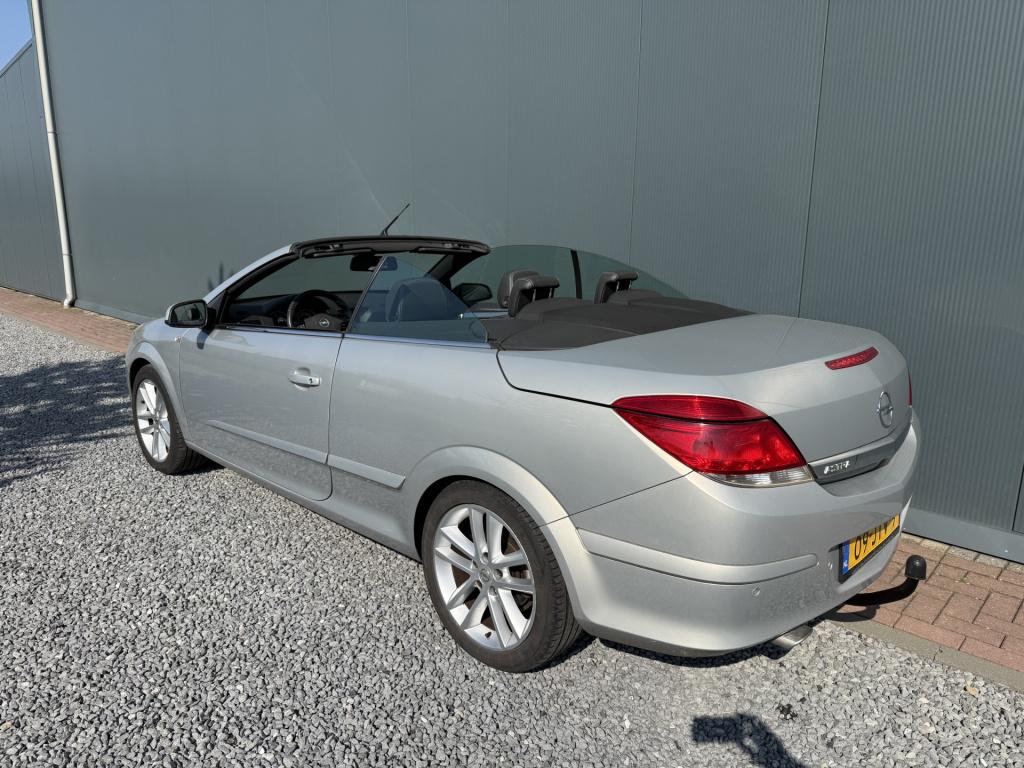 Opel Astra twintop 1.8 cosmo cabriolet