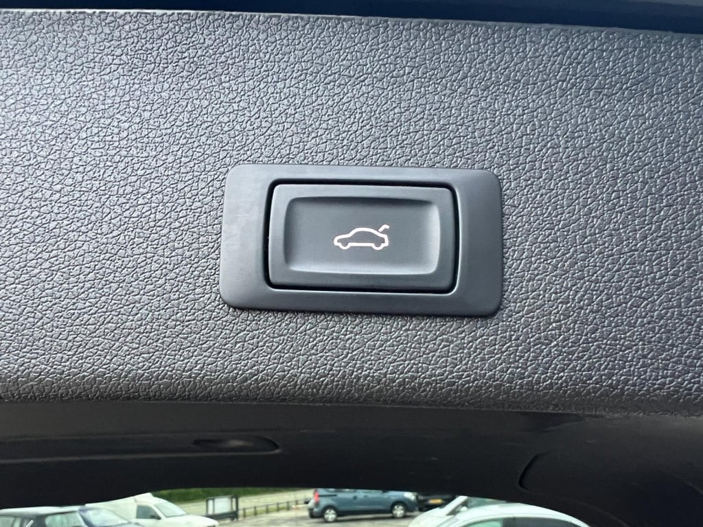 Audi Q5 2.0 tfsi quattro s edition, panoramadak, trekhaak enz...