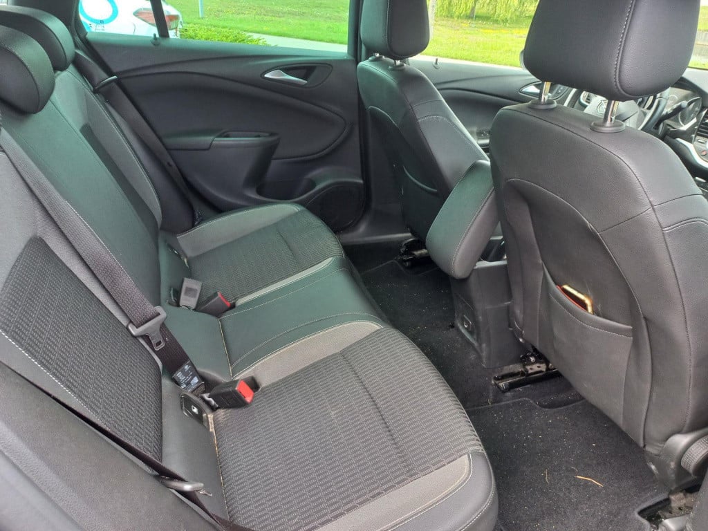 Opel Astra sports tourer 1.2 blitz elegance