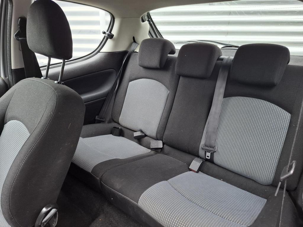 Peugeot 206 1.1 xr nieuwe apk!