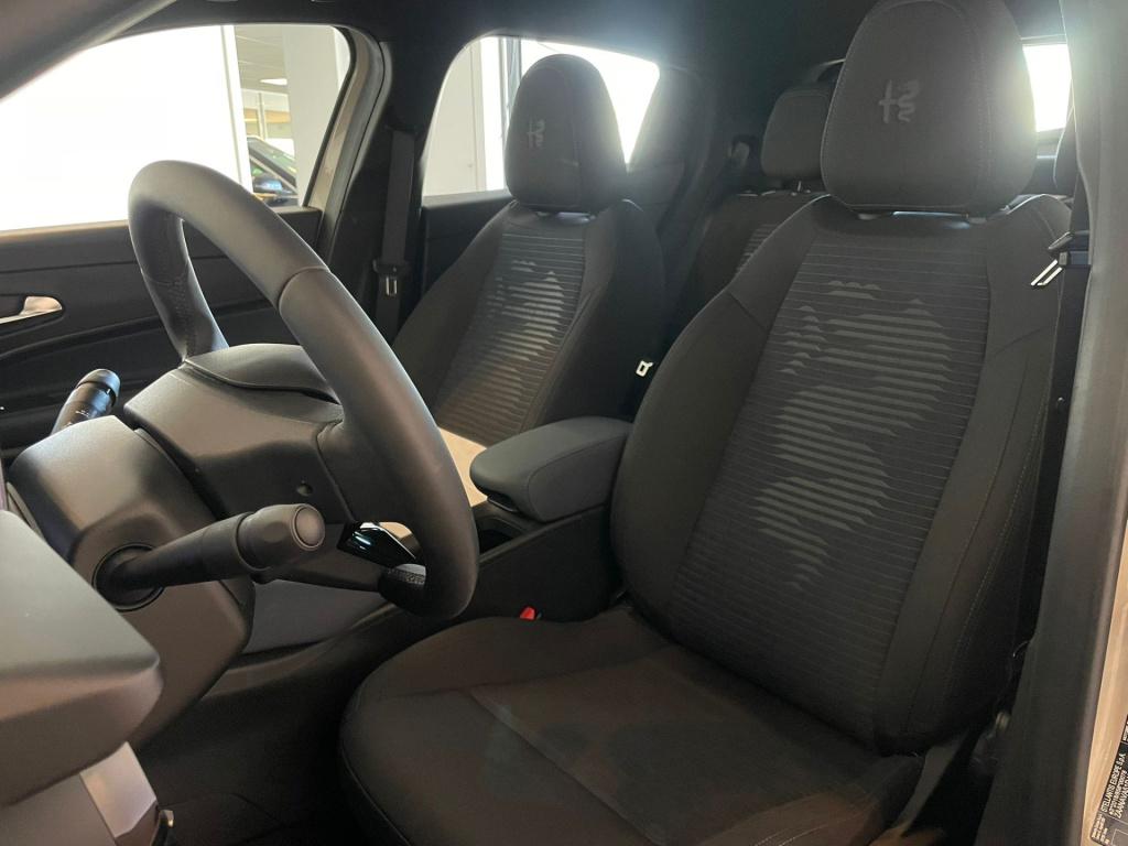 Alfa Romeo Junior elettrica 54 kwh