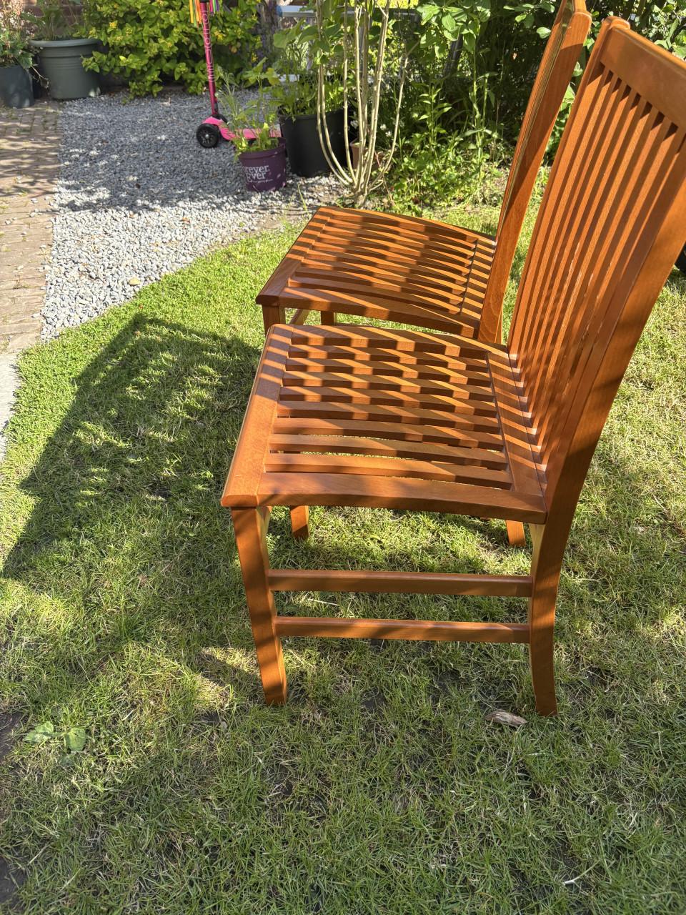 Houten eetkamerstoelen