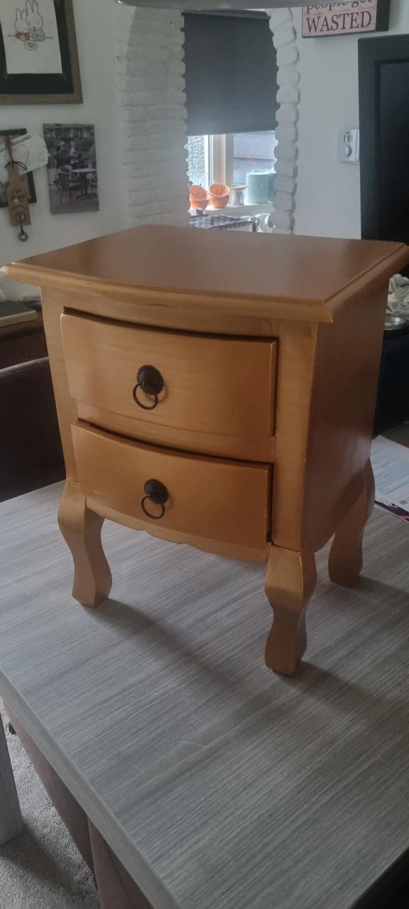 Kastje mangohout goudkleur