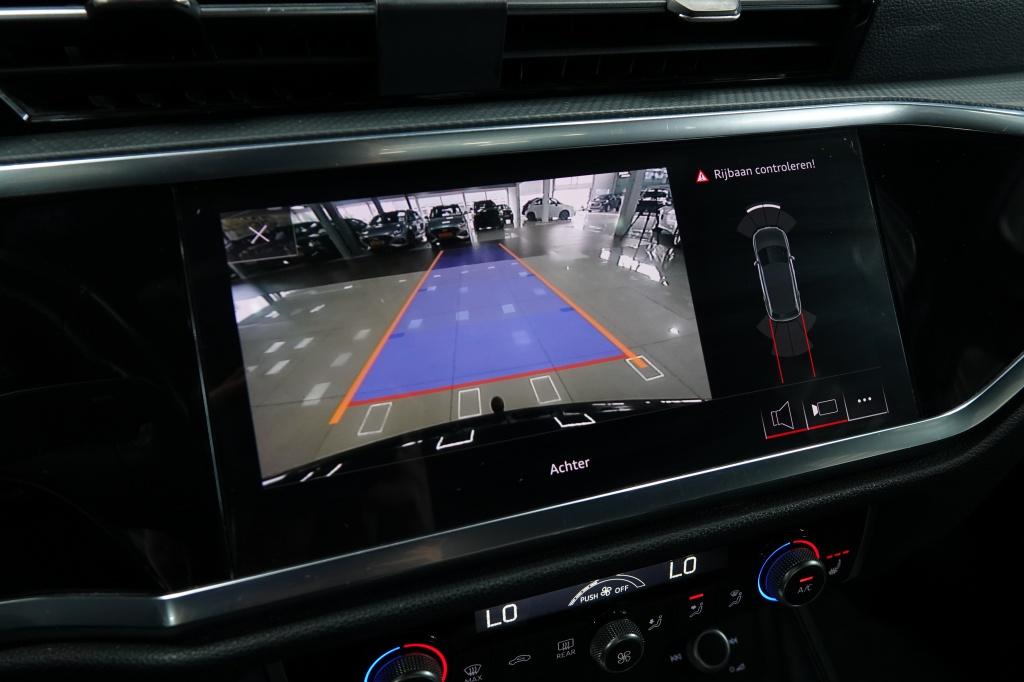 Audi Q3 35 tfsi s edition | pano | camera | stoelverw. |