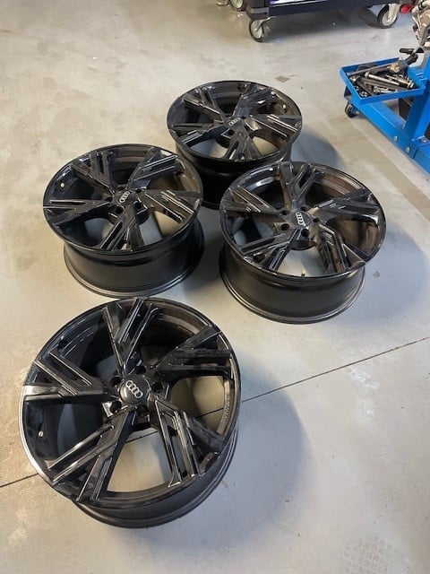 Set winterbanden Audi A5 – uitstekende staat! 19 inch Full Black Gloss