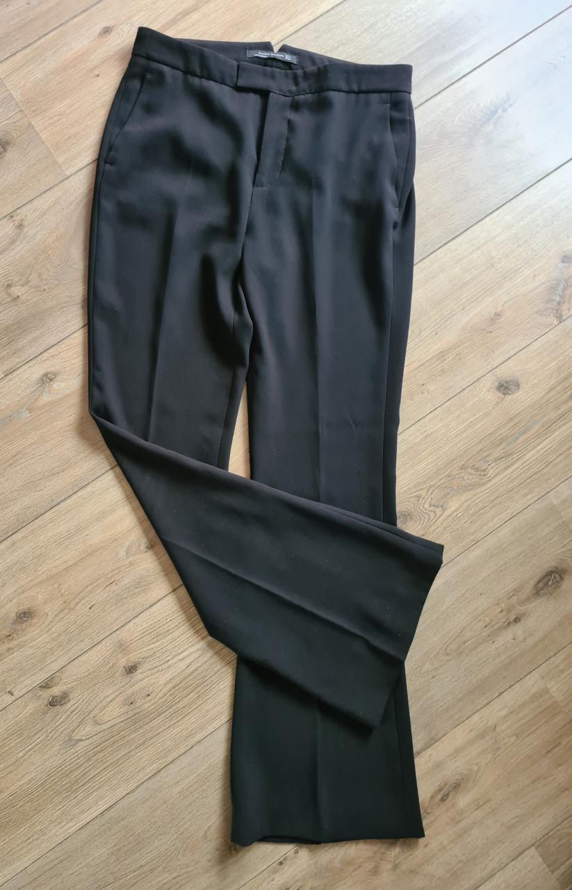 Zara mooie zwarte broek met wijde pijpen Maat M