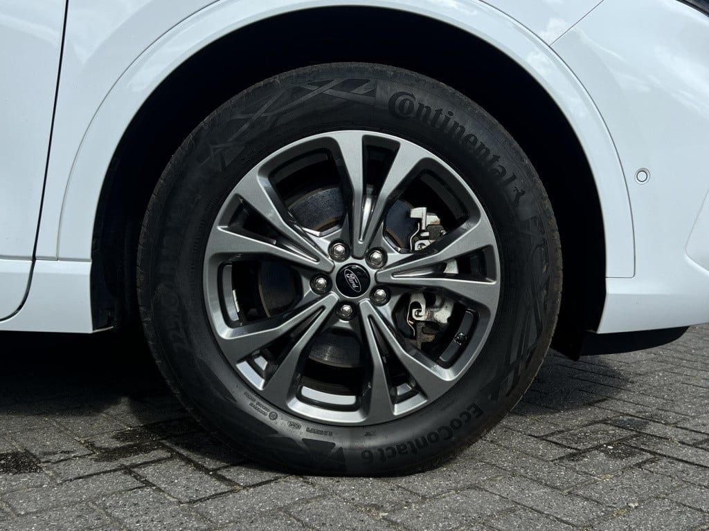 Ford Kuga 2.5 phev st-line x | camera | apple/ android carplay | head-up di