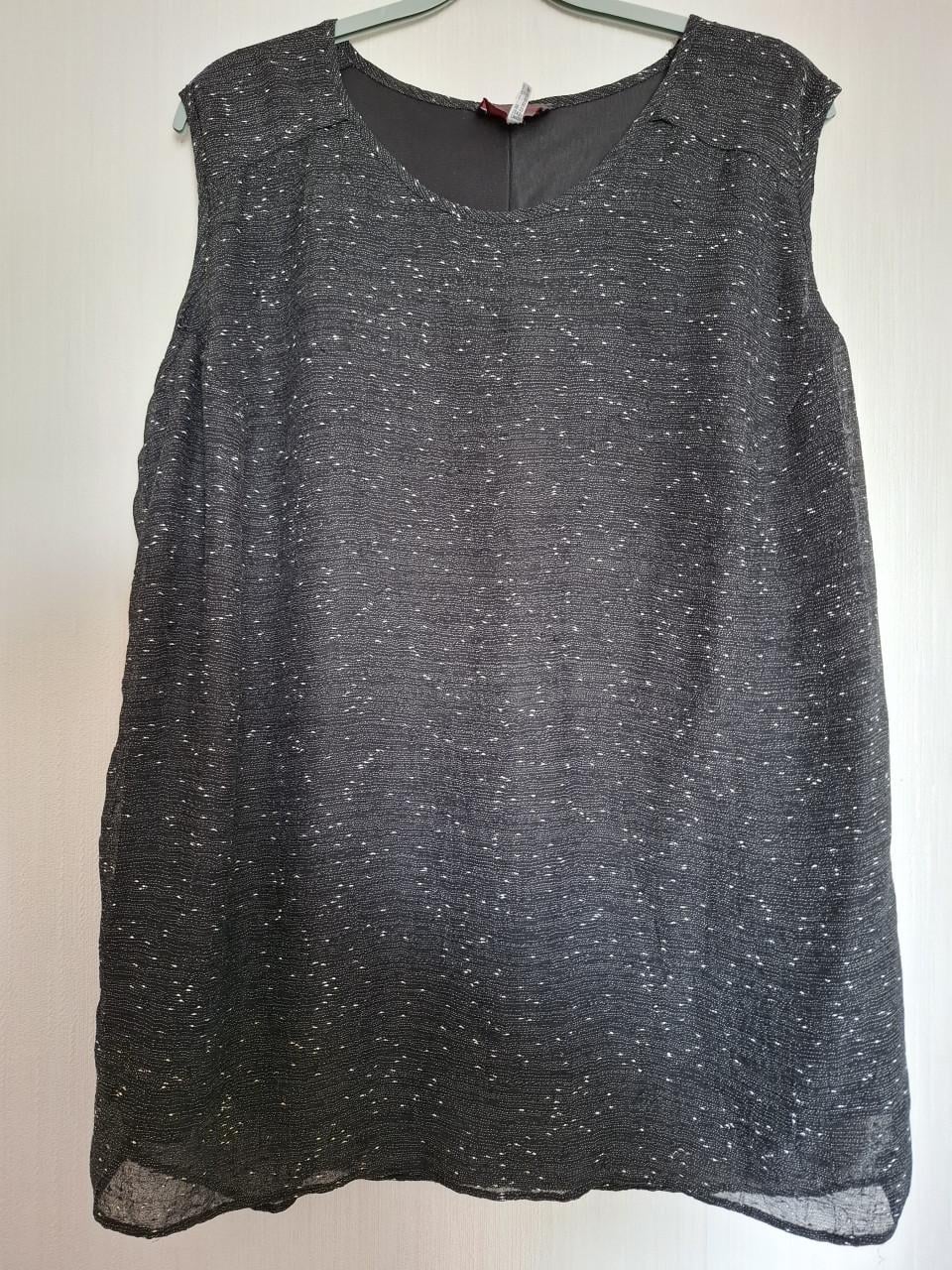 Sempre Piu twinset top met jasje. Zwart met witte. Maat 58