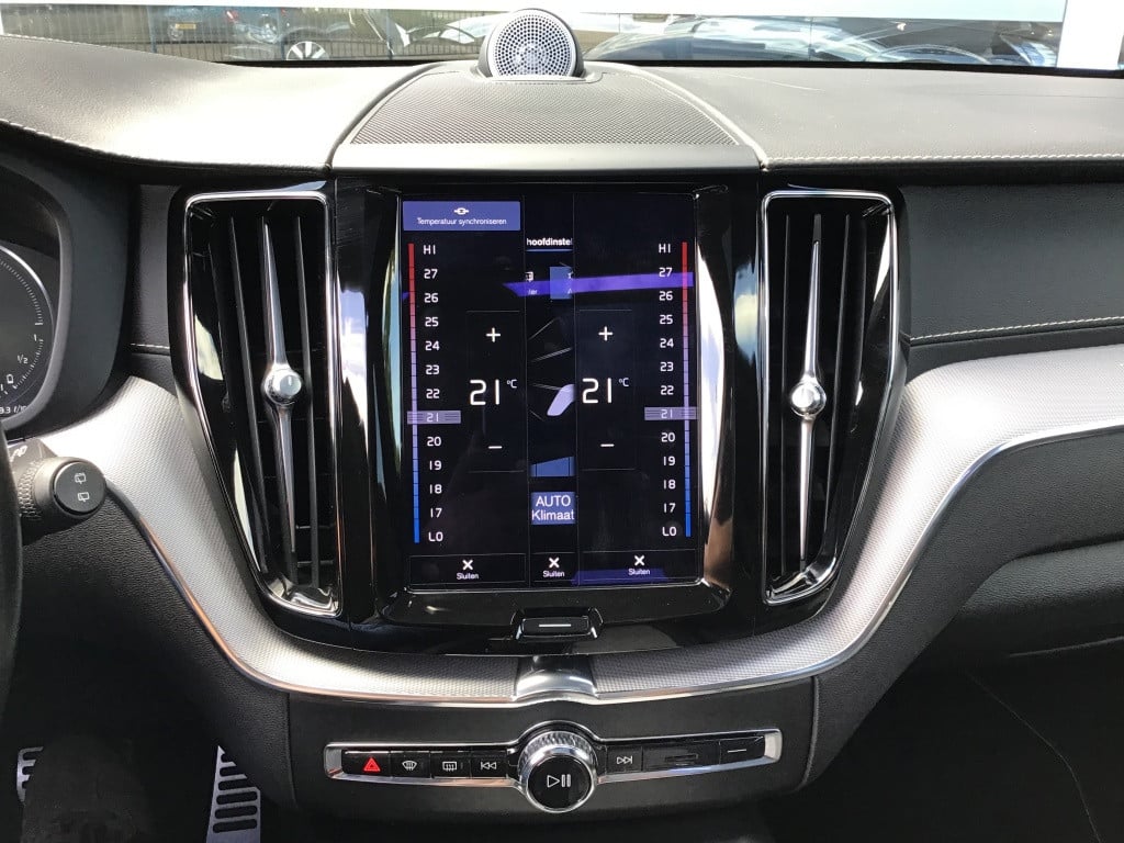 Volvo XC60 t8 390pk recharge r-design| adap.cruise| b&w sound| panodaktrekh