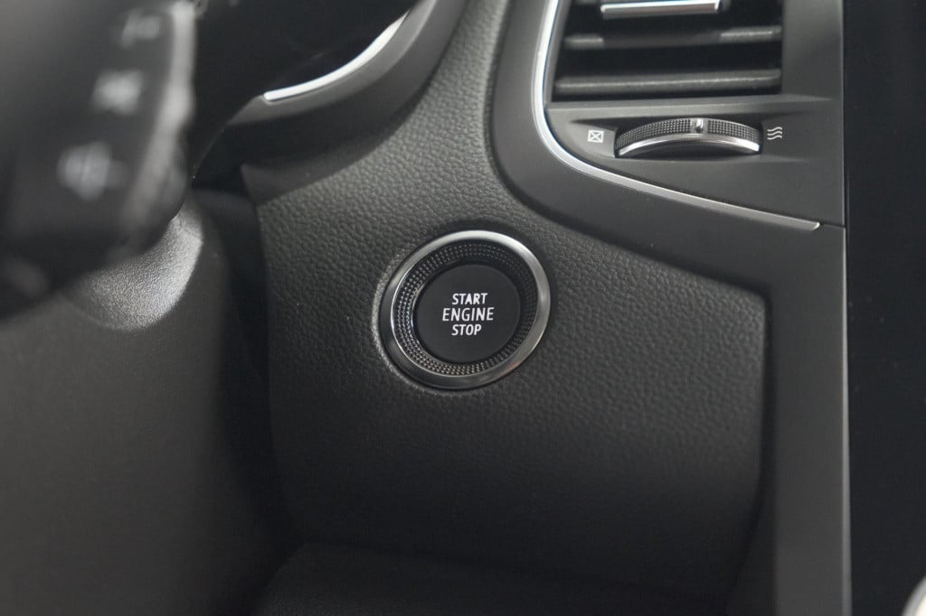 Renault Megane tce 140 edc techno | trekhaak | camera | navigatie | 9.3 inc