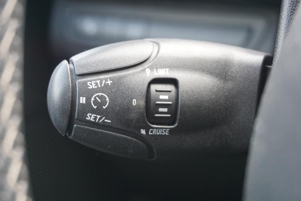 Peugeot 208 1.2 puretech tech edition climate / navi / cruise / camera / pd
