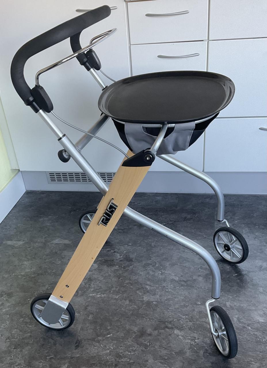 Indoor rollator