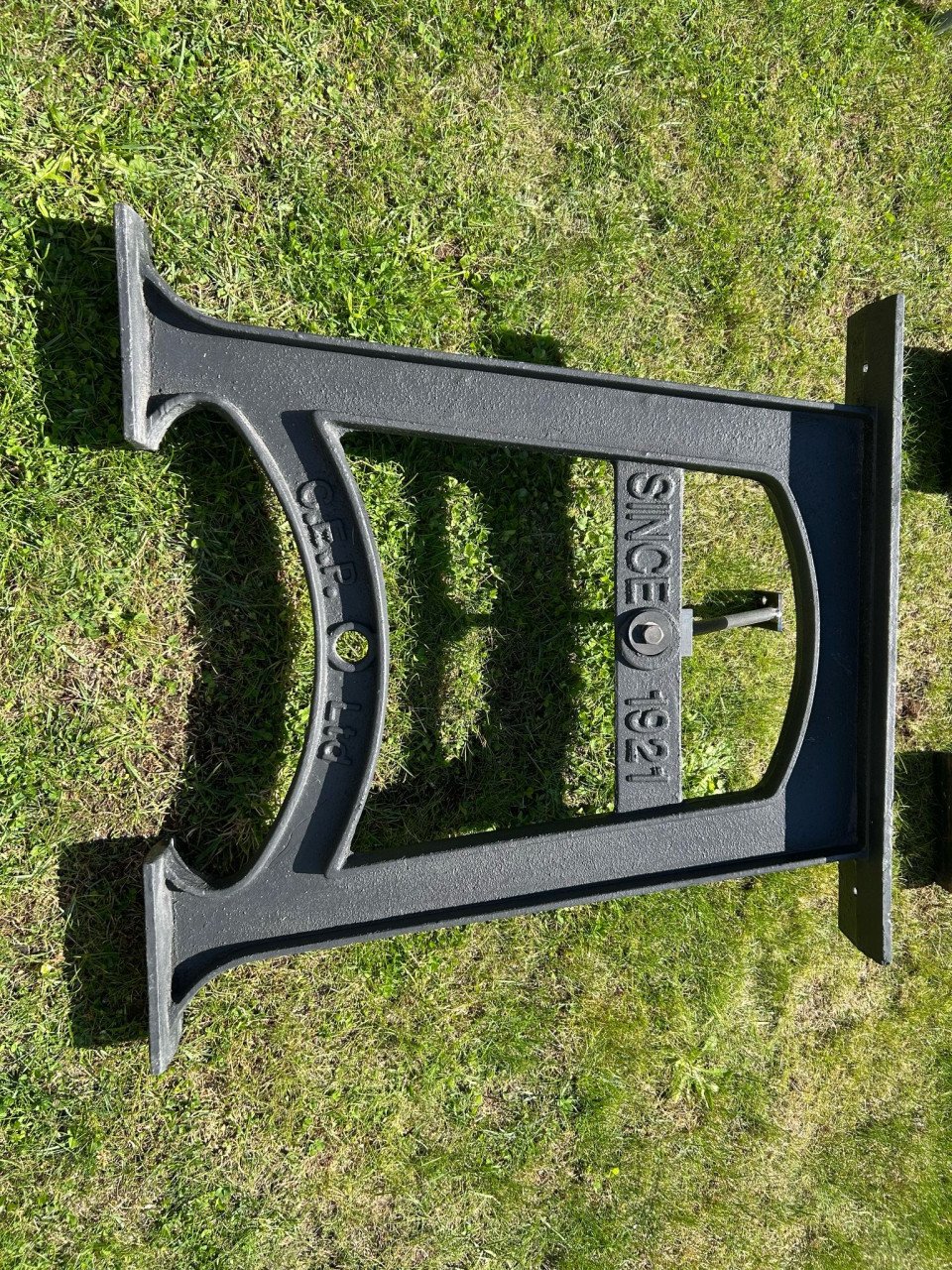 Robuuste houten eettafel