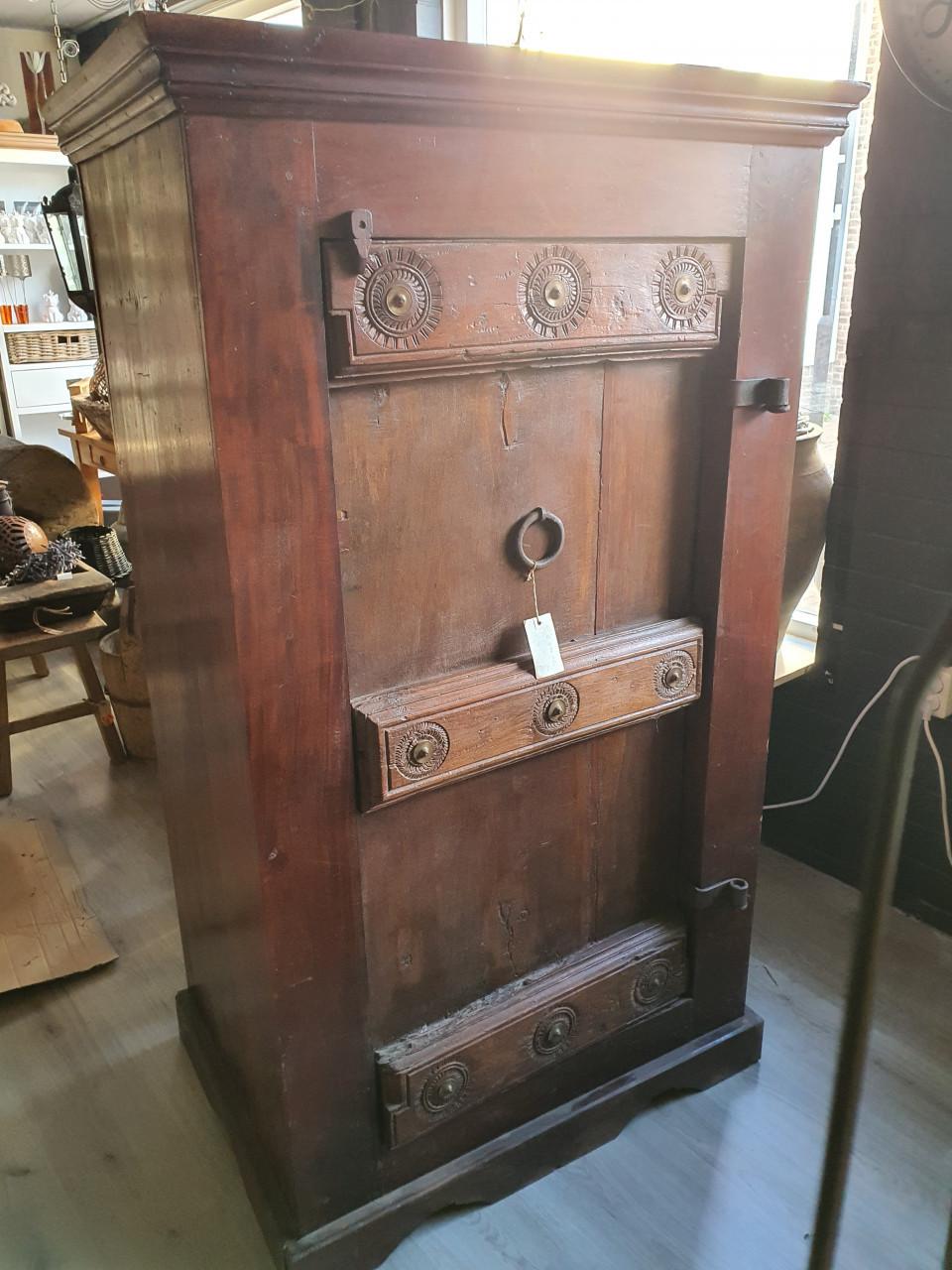 OOK STOER EN SOBER DECO BIJ 3Z FACTORY IN ARNEMUIDEN KOM VRIJBLIJVEND