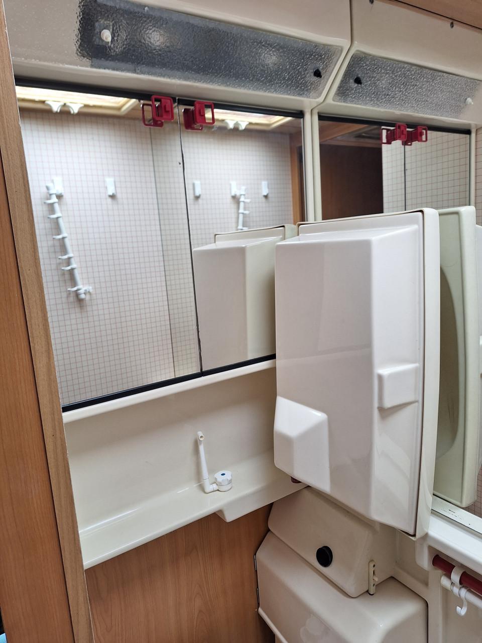 Caravan Dethleffs Rally Nomad 370  compacte 4-persoons caravan
