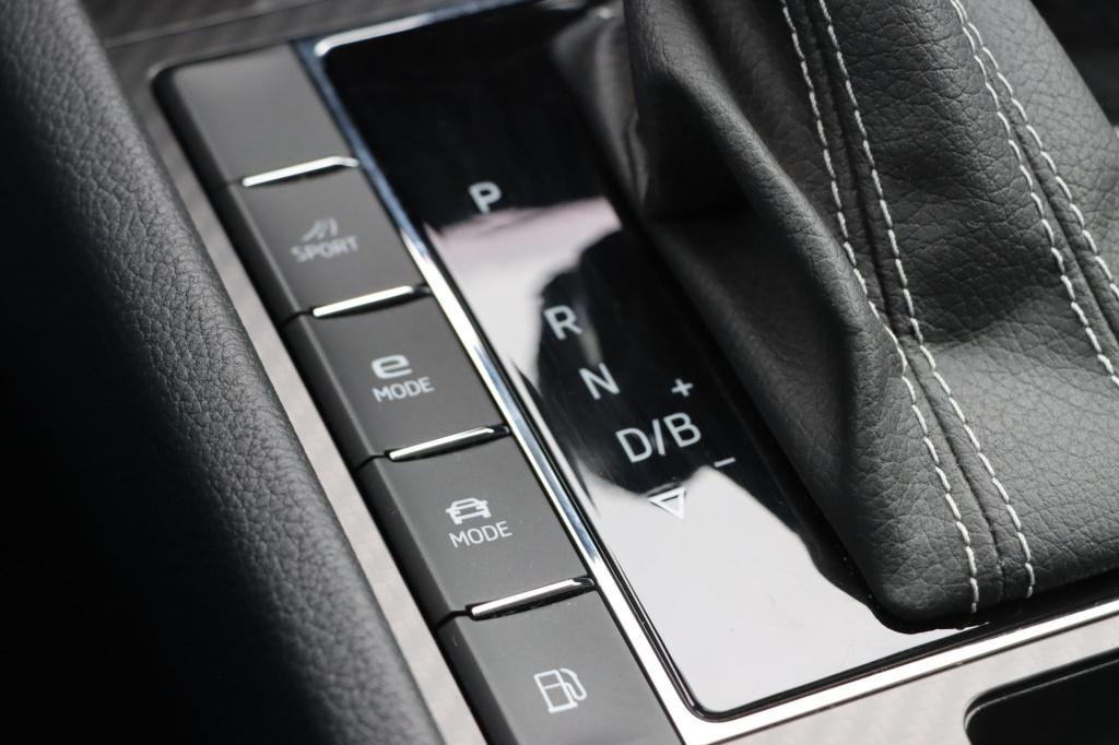 Skoda Superb combi 1.4 tsi iv sportline business 218pk dsg6