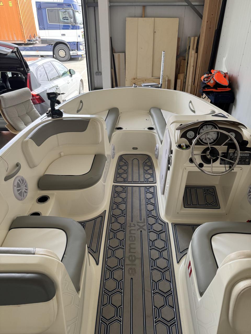 Prachtige Bayliner Element XL, 100pk Mercury 4 takt met trailer