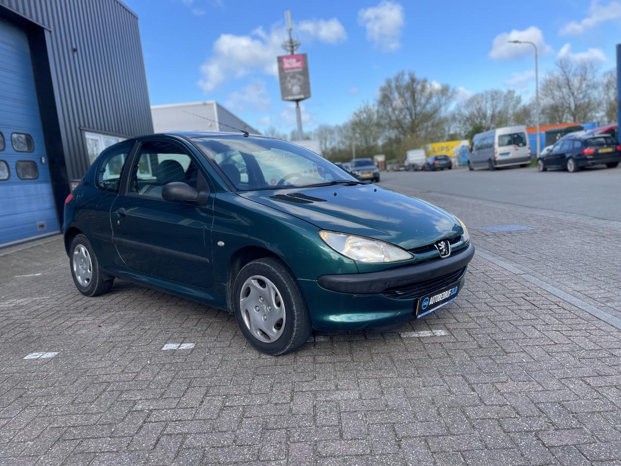 Peugeot 206 1.1 XR/NAP/APK/BLUETOOTH