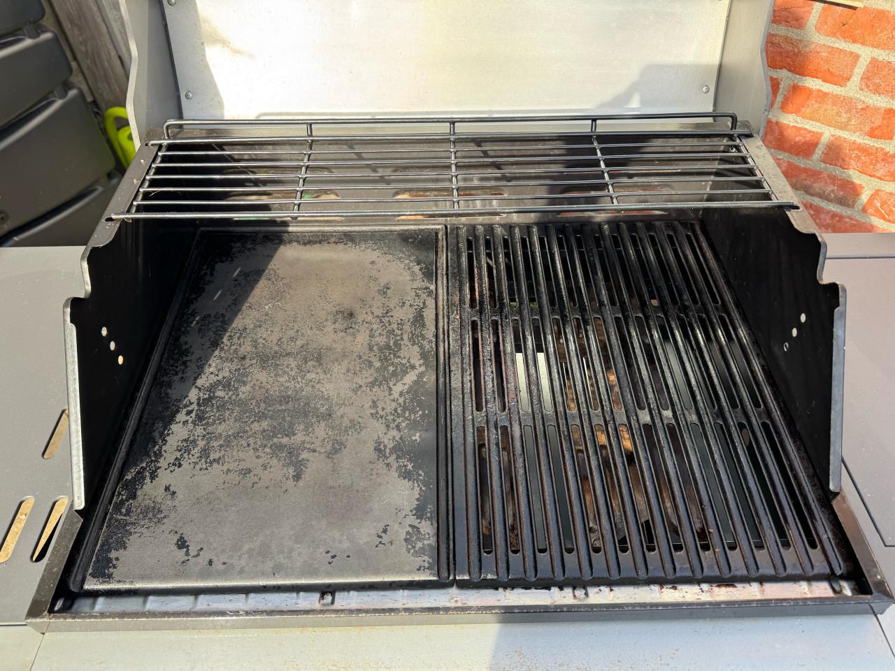 Robuuste Fervor CL310 Gasbarbecue met beschermhoes