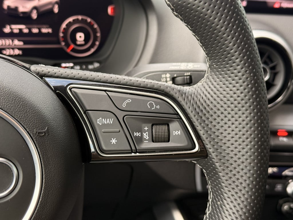 Audi Q2 35 tfsi s edition | s-line | vc | led | elec achterklep | achteruit
