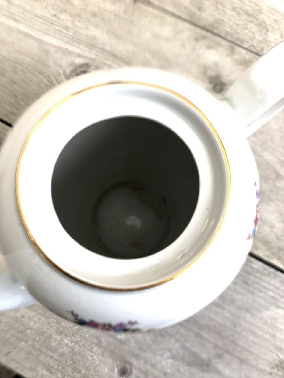 Mooie brocante theepot met bloemmotief en gouden details
