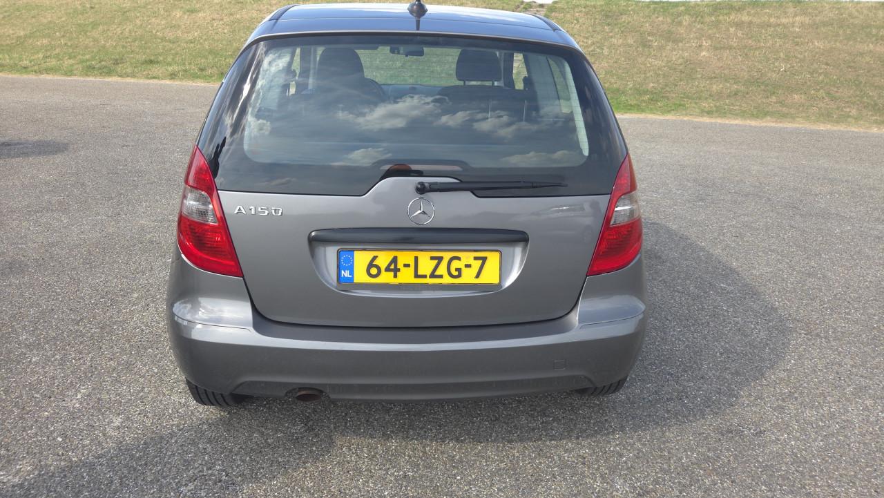 Mercedes A 150-2010- APK-Nette staat- Nette all-season banden