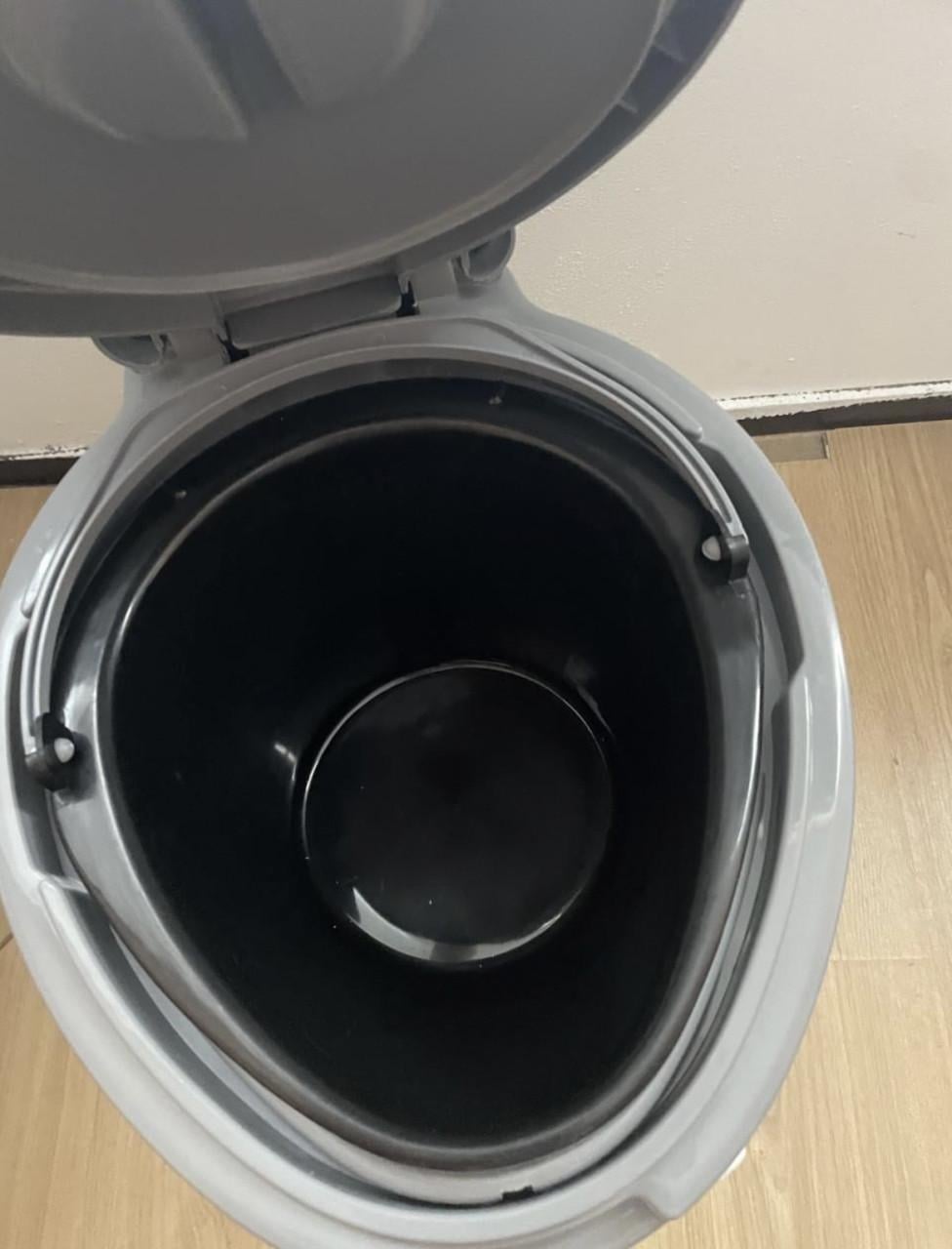 Toilet camper