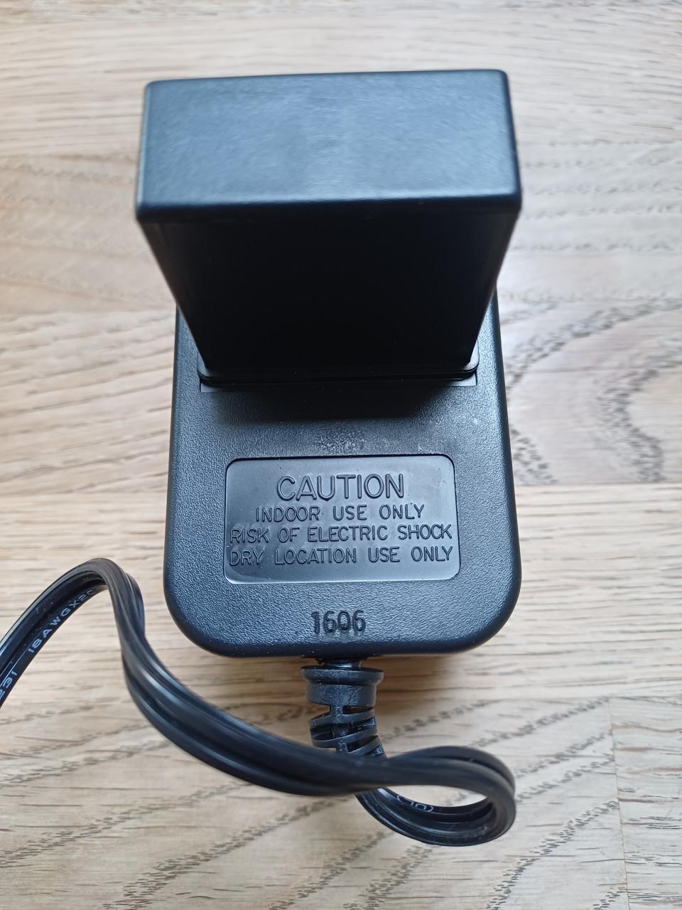 AC-DC Adaptor AD-1200300DV, oplader met 2-pins T-stekker