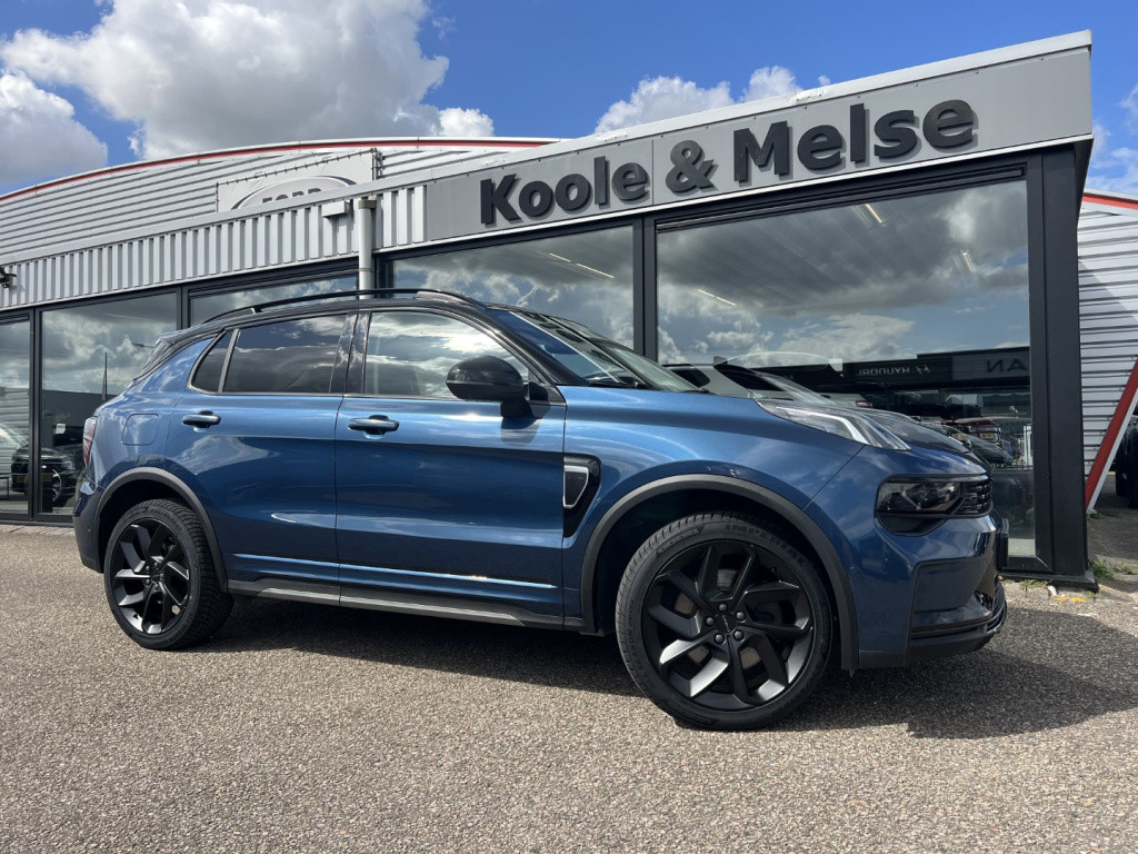 Lynk & Co 01 1.5 261pk plug in hybrid, 360gr camera , zwarte velgen , panod
