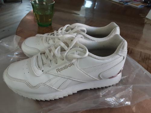 Amper gedragen Reebok sportschoenen mt 37