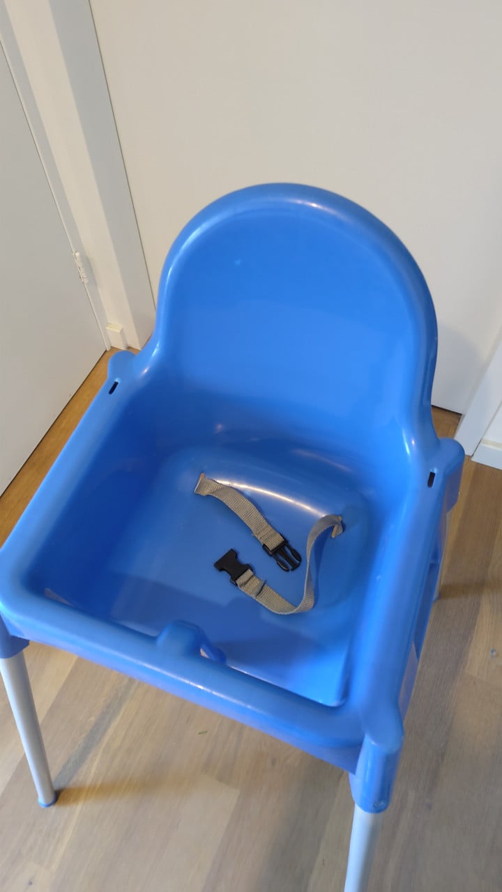 Ikea kinderstoel met rugkussentje