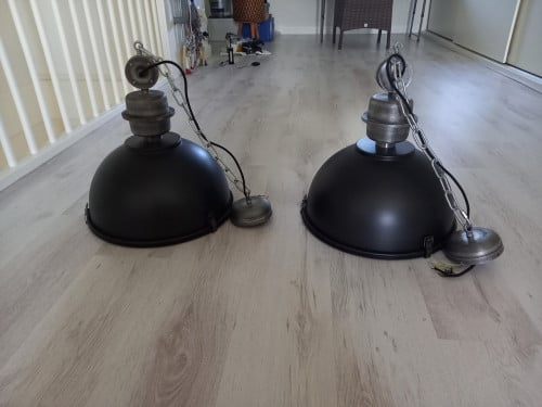 Te koop: 2 hanglampen