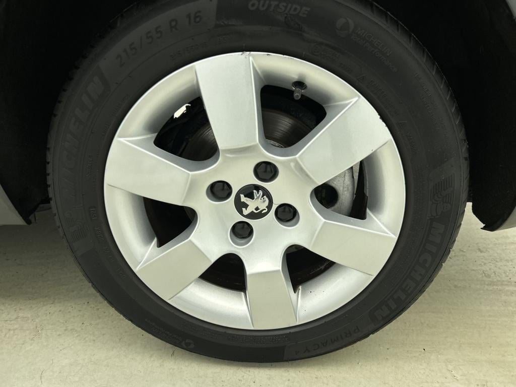 Peugeot 5008 130 pk style 7 persoons | rijklaar | trekhaak | panoramadak | 