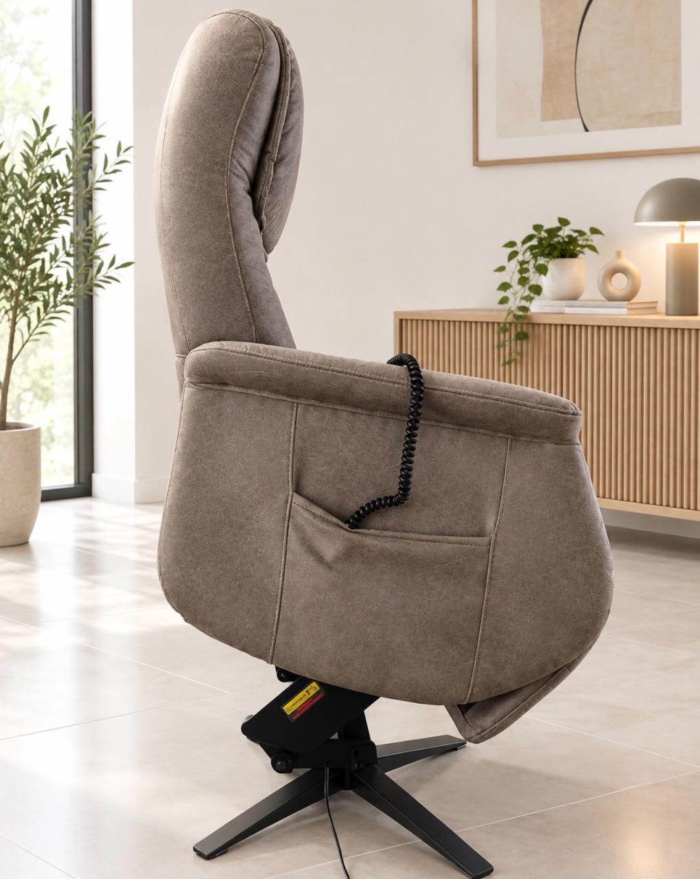 Te koop Mooie degelijke sta op fauteuil / stoel