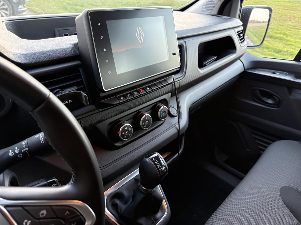 Renault Trafic Automaat BJ2024 dubbele cabine