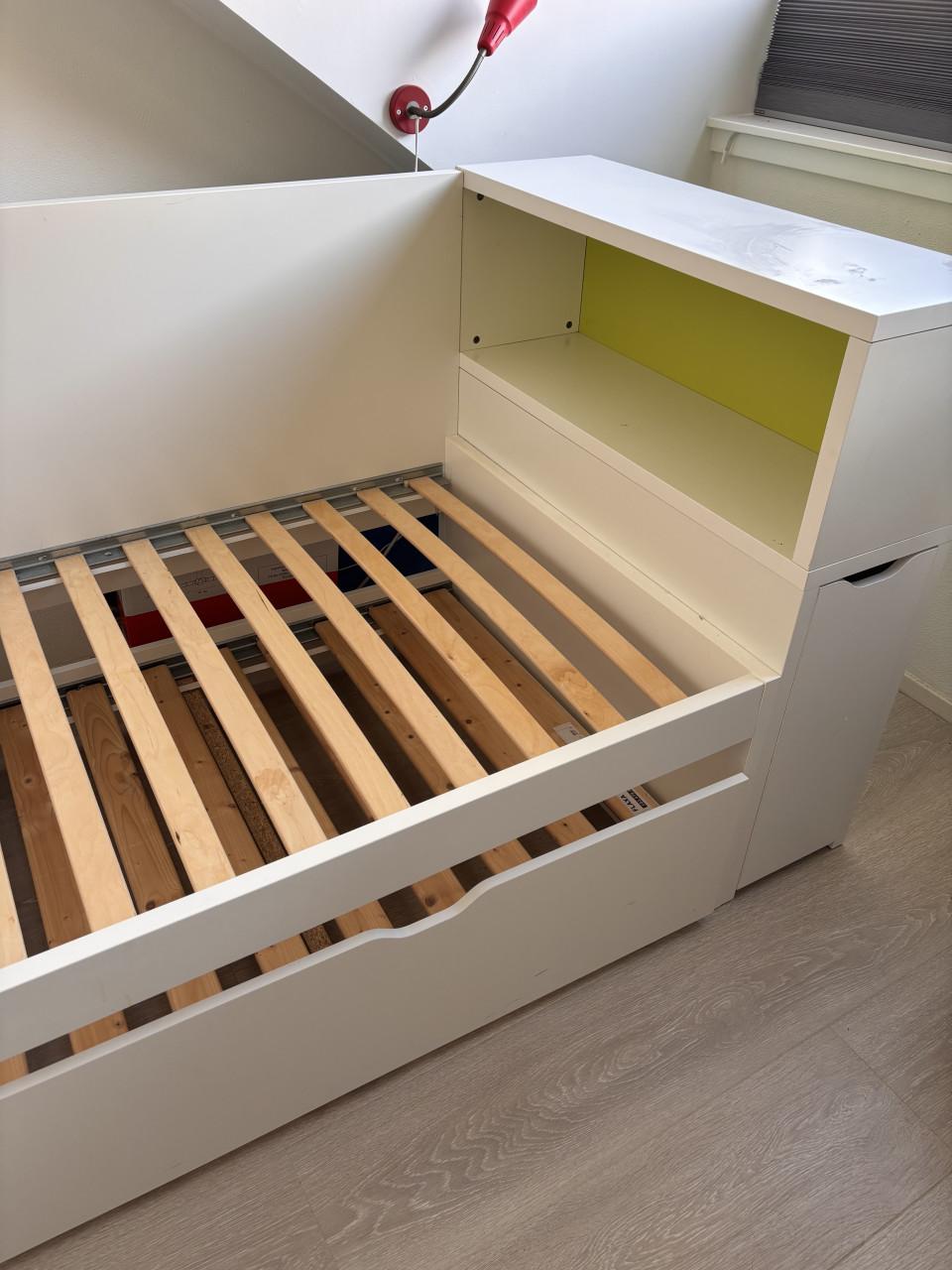 Bedbank met onderbed (Vihals van IKEA)
