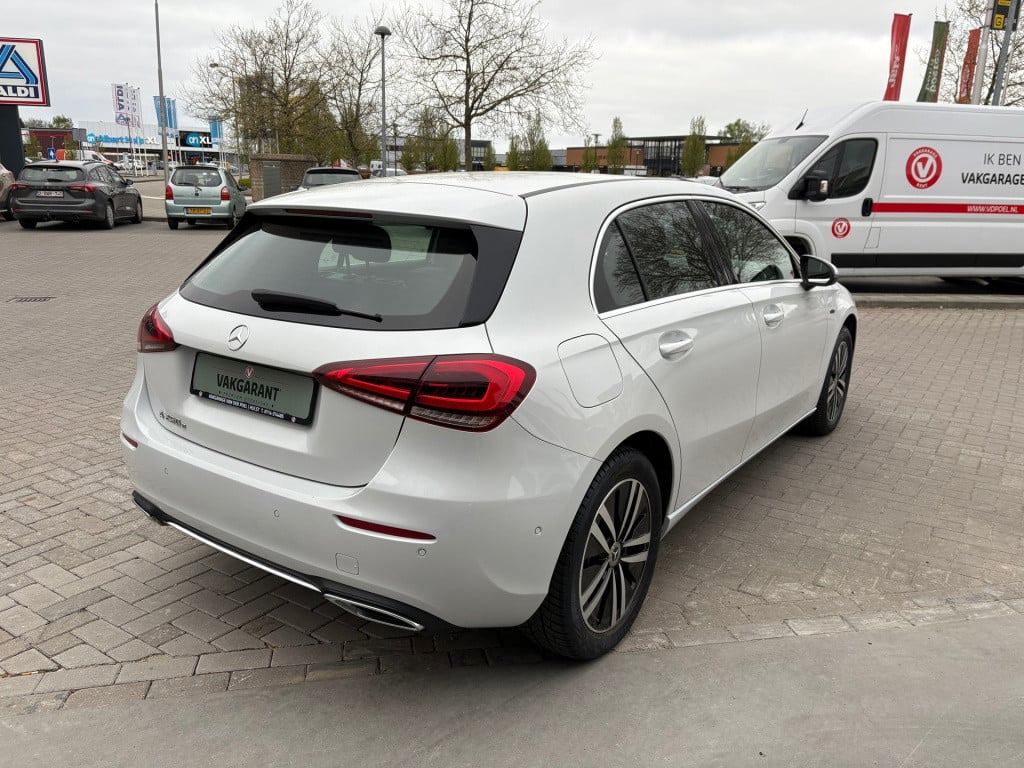 Mercedes-Benz A-Klasse 250 e business solution luxury limited
