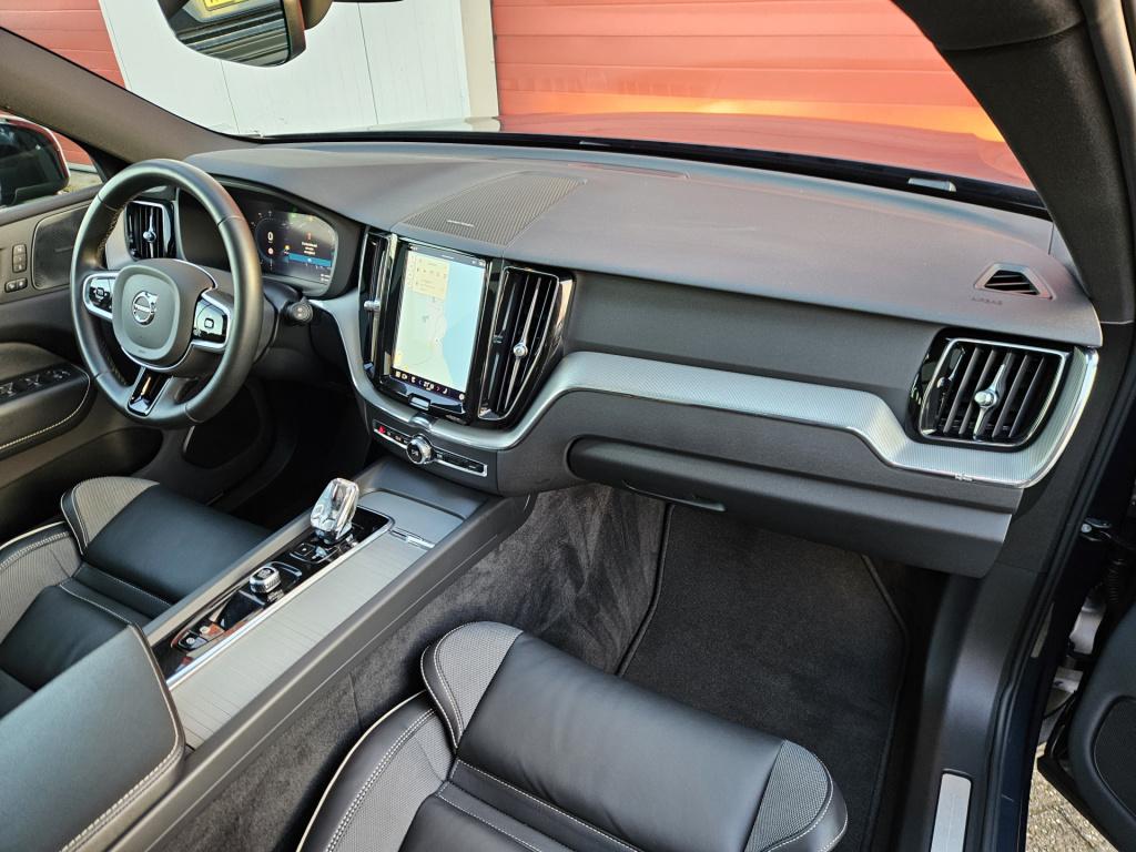 Volvo XC60 2.0 t8 plug-in hybrid awd ultimate dark r-design | luchtvering |
