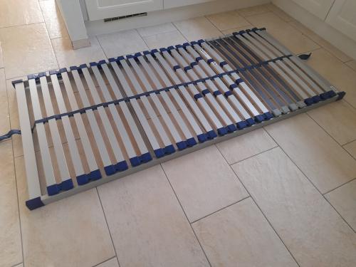 Lattenbodem 90 x 200 (in goede nette staat )