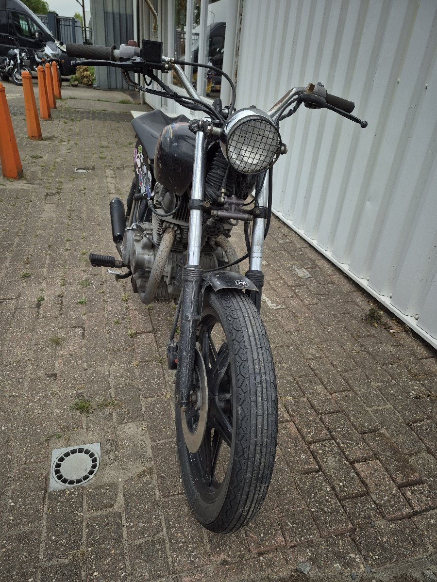 Honda CM400Twin