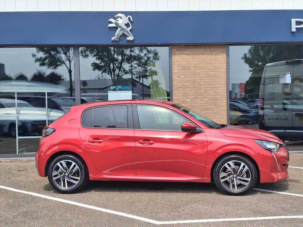 Peugeot 208 1.2 puretech 100pk eat8 allure pack | navi | bt | parkeersens. 