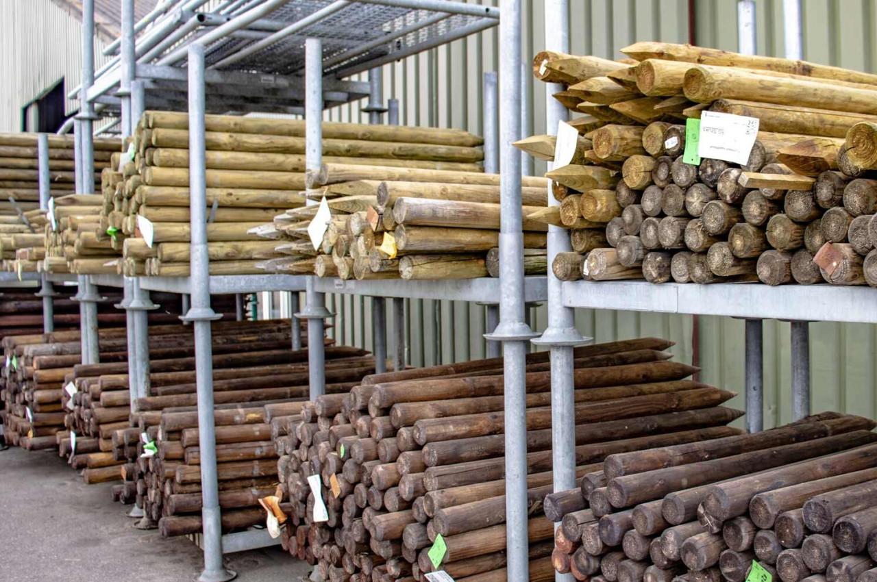 Bielzen, weide palen, frans kastanje hekwerk