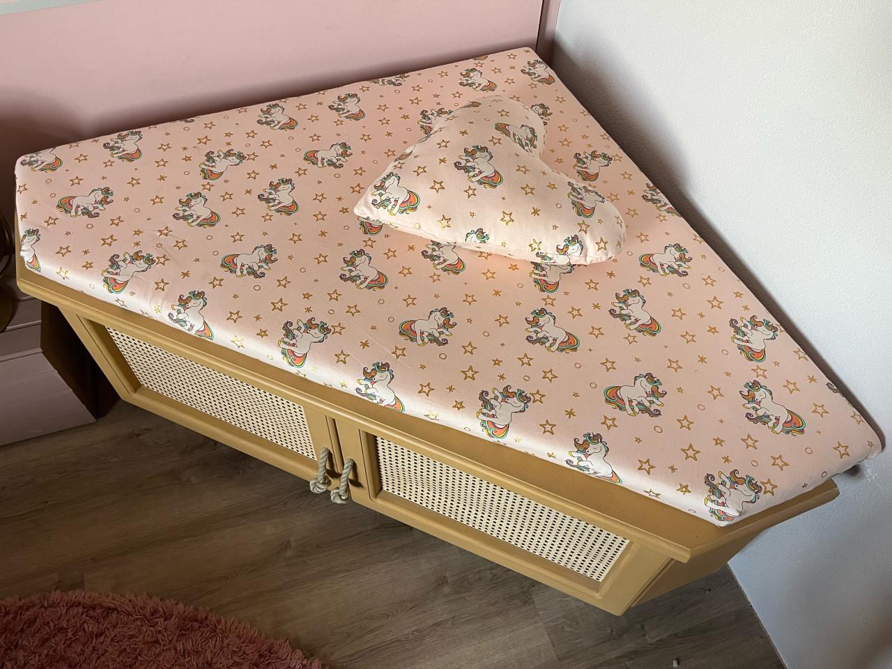 Uniek kastje voor jonge meiden met unicorn kussens