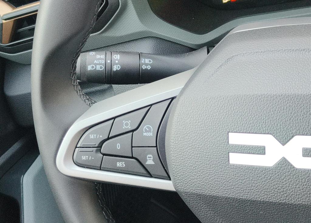 Dacia Bigster 1.8 hybrid 155 extreme - panoramadak