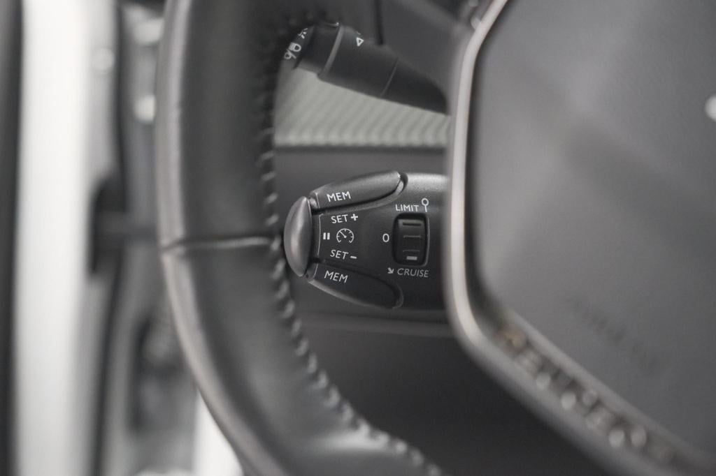 Peugeot 208 puretech 100 allure | camera | apple carplay | parkeersensoren 