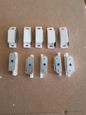 Nieuwe magneetjes om deurtjes dicht te doen 50 stuks
