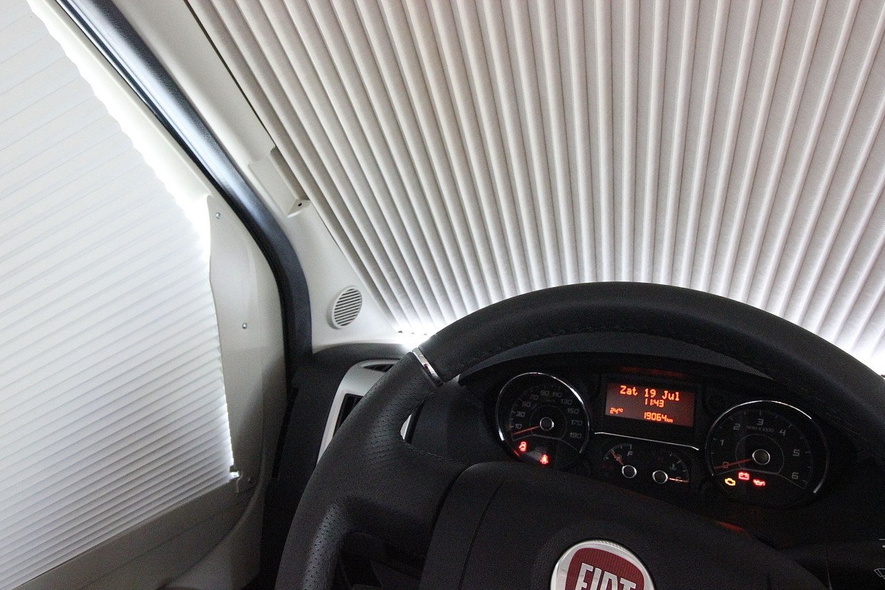 Adria Twin 600SPT (Vast bed,Eerste eigenaar, 19.000KM , Als nieuw!!!)